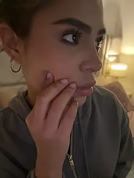 Snapshot of HaileyBaldwin chatting on February 27, 2025, 5:24 am HaileyBaldwin online show from February 27, 2025, 5:24 am