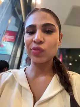 Snapshot of HaileyBaldwin chatting on March 6, 2025, 10:41 am HaileyBaldwin online show from March 6, 2025, 10:41 am