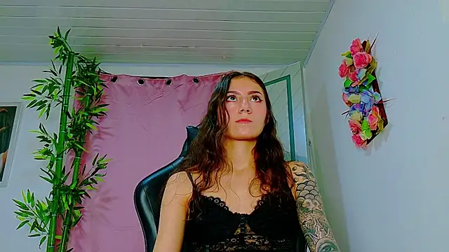 scarlet-jonesx online show from March 19, 2026, 1:20 am