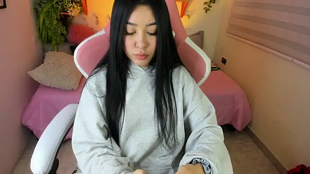 Snapshot of Starliee__ chatting on October 24, 2025, 12:41 am Starliee online show from October 24, 2025, 12:41 am