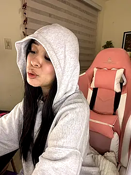 Snapshot of Starliee__ chatting on November 15, 2025, 1:36 am Starliee online show from November 15, 2025, 1:36 am