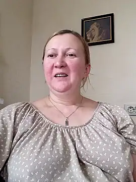 Snapshot of blondyaguar chatting on December 16, 2024, 11:44 am blondyaguar online show from December 16, 2024, 11:44 am