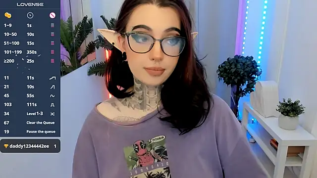 Snapshot of Dixi_Pixi_ chatting on December 8, 2024, 5:29 am Dixi Pixi online show from December 8, 2024, 5:29 am