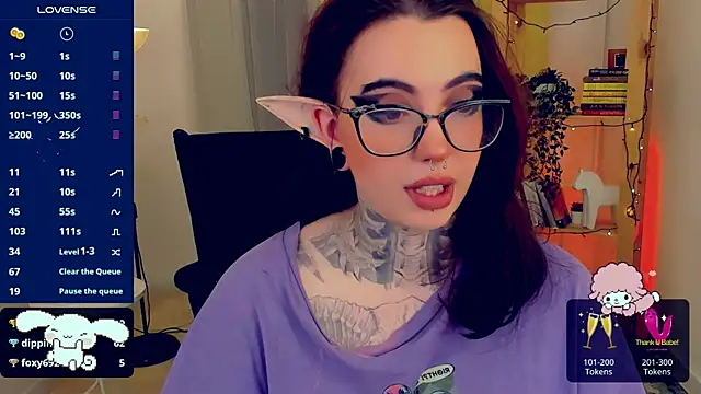 Snapshot of Dixi_Pixi_ chatting on January 5, 2025, 8:43 am Dixi Pixi online show from January 5, 2025, 8:43 am