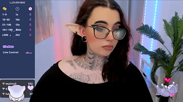 Snapshot of Dixi_Pixi_ chatting on January 19, 2025, 8:39 am Dixi Pixi online show from January 19, 2025, 8:39 am