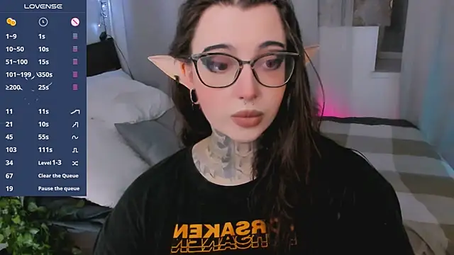 Snapshot of Dixi_Pixi_ chatting on September 18, 2025, 7:43 am Dixi Pixi online show from September 18, 2025, 7:43 am