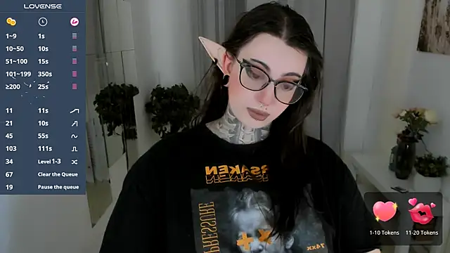 Snapshot of Dixi_Pixi_ chatting on October 9, 2025, 5:49 am Dixi Pixi online show from October 9, 2025, 5:49 am