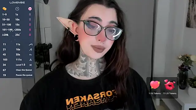 Snapshot of Dixi_Pixi_ chatting on October 18, 2025, 5:43 am Dixi Pixi online show from October 18, 2025, 5:43 am