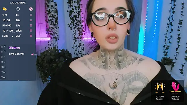 Snapshot of Dixi_Pixi_ chatting on March 8, 2026, 5:44 am Dixi Pixi online show from March 8, 2026, 5:44 am