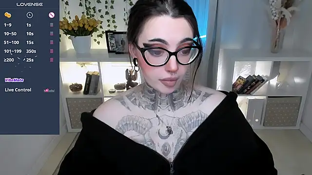 Snapshot of Dixi_Pixi_ chatting on April 2, 2026, 5:49 am Dixi Pixi online show from April 2, 2026, 5:49 am