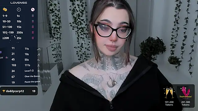 Snapshot of Dixi_Pixi_ chatting on April 3, 2026, 6:44 am Dixi Pixi online show from April 3, 2026, 6:44 am