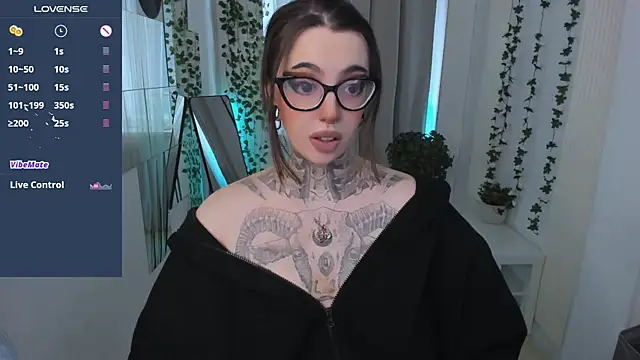 Snapshot of Dixi_Pixi_ chatting on April 10, 2026, 5:45 am Dixi Pixi online show from April 10, 2026, 5:45 am