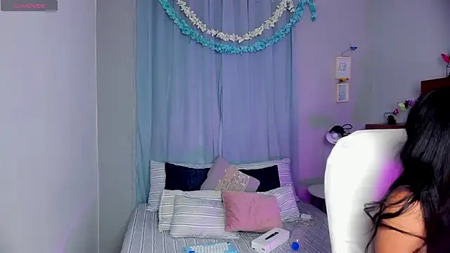 Snapshot of Chloe_fischer_ chatting on July 8, 2026, 4:22 pm Chloe fischer online show from July 8, 2026, 4:22 pm