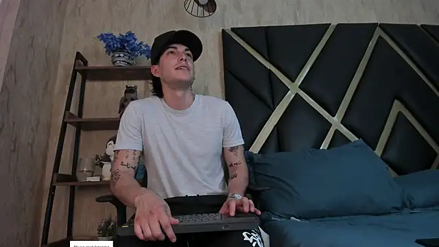 Karimferrer online show from April 2, 2026, 2:42 am