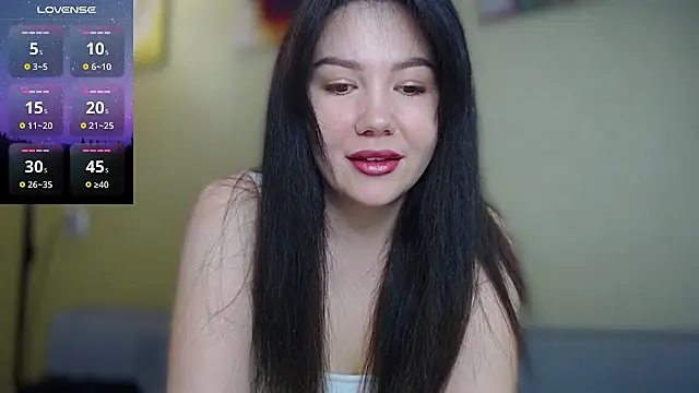 Snapshot of AlexaCruze chatting on February 14, 2025, 6:40 pm AlexaCruze online show from February 14, 2025, 6:40 pm