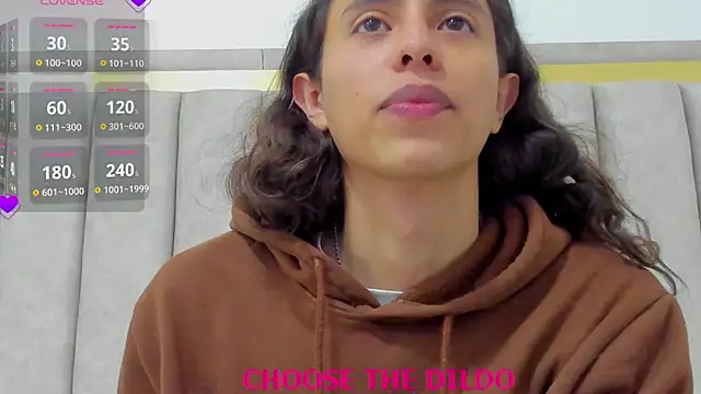 Snapshot of FreyaMoller chatting on November 18, 2025, 7:18 pm FreyaMoller online show from November 18, 2025, 7:18 pm