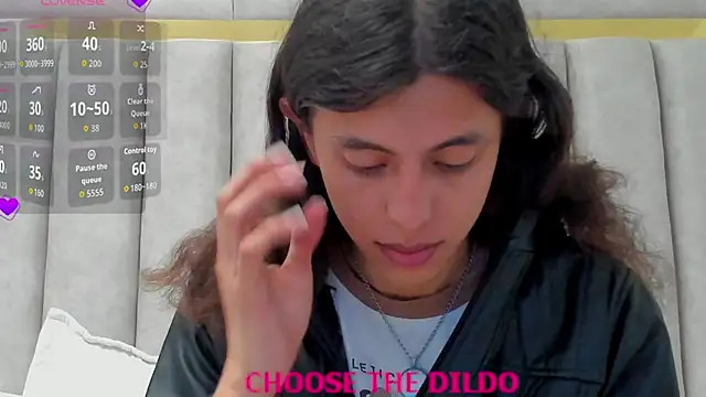 Snapshot of FreyaMoller chatting on November 19, 2025, 6:08 pm FreyaMoller online show from November 19, 2025, 6:08 pm