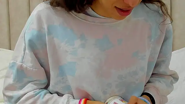 Snapshot of FreyaMoller chatting on November 26, 2025, 7:04 pm FreyaMoller online show from November 26, 2025, 7:04 pm