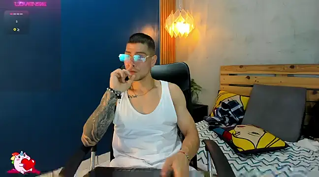 Snapshot of french_sexx chatting on December 5, 2024, 1:17 pm french sexx online show from December 5, 2024, 1:17 pm