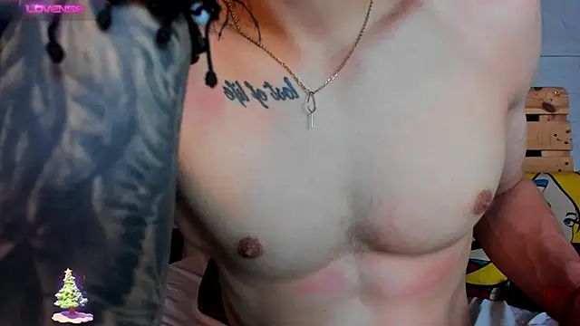 Snapshot of french_sexx chatting on December 24, 2024, 11:06 am french sexx online show from December 24, 2024, 11:06 am