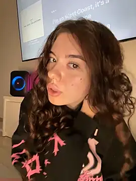 Snapshot of Kimi_Ass chatting on November 8, 2025, 1:06 am Kimi Ass online show from November 8, 2025, 1:06 am