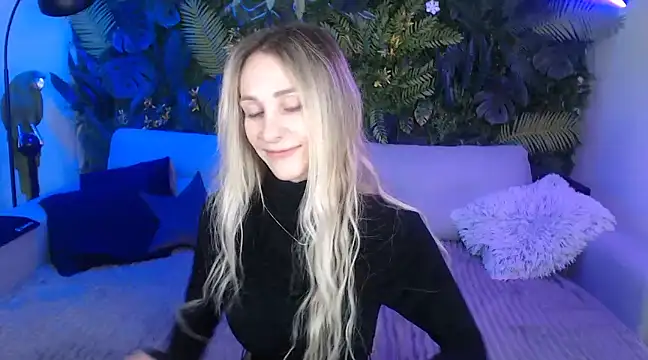 Snapshot of Horny_Blond chatting on December 3, 2024, 9:11 am Horny Blond online show from December 3, 2024, 9:11 am