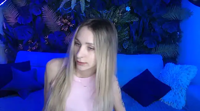 Snapshot of Horny_Blond chatting on December 10, 2024, 9:01 am Horny Blond online show from December 10, 2024, 9:01 am