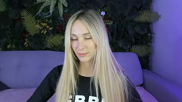 Snapshot of Horny_Blond chatting on October 20, 2025, 8:04 am Horny Blond online show from October 20, 2025, 8:04 am