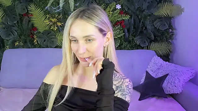 Snapshot of Horny_Blond chatting on November 2, 2025, 9:11 am Horny Blond online show from November 2, 2025, 9:11 am