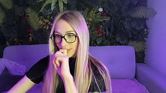 Horny Blond online show from January 18, 2026, 9:13 am