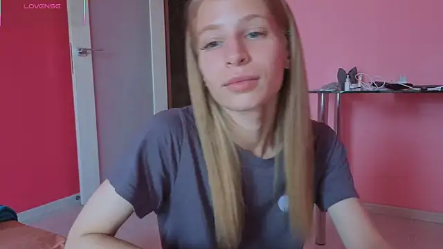Snapshot of Elis_Fox chatting on July 15, 2026, 6:51 am Elis Fox online show from July 15, 2026, 6:51 am