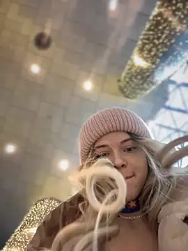 Times  Square online show from December 22, 2024, 9:11 am