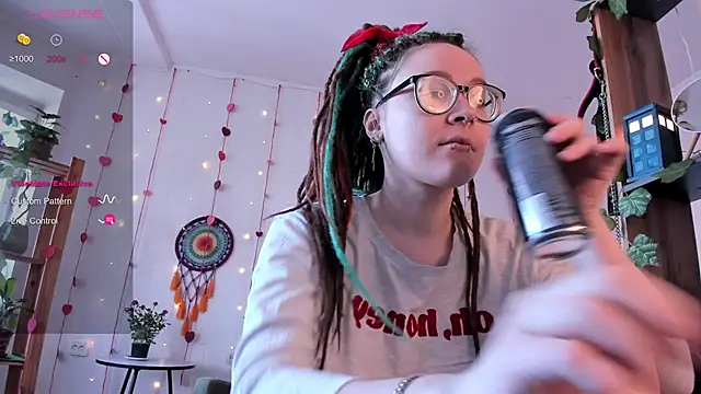 alisahug online show from February 10, 2025, 6:20 am