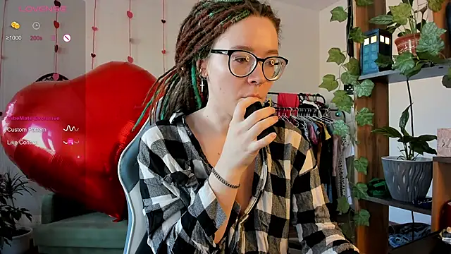 alisahug online show from February 19, 2025, 6:55 am