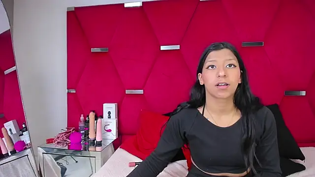 VaneLin18 online show from September 25, 2025, 6:00 pm