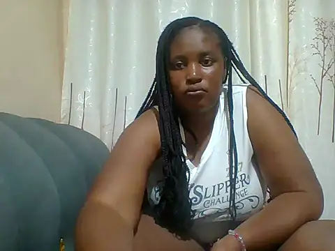 Snapshot of Beauty_beee chatting on October 22, 2025, 8:52 pm Beauty beee online show from October 22, 2025, 8:52 pm