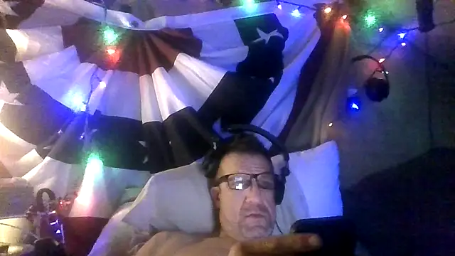 Snapshot of Manwhorxxlcock chatting on December 22, 2025, 11:18 am Manwhorxxlcock online show from December 22, 2025, 11:18 am