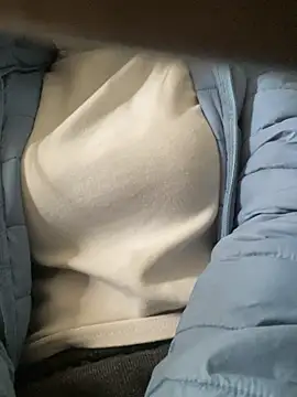 Snapshot of Tuongvy05 chatting on February 9, 2026, 7:45 am Tuongvy05 online show from February 9, 2026, 7:45 am