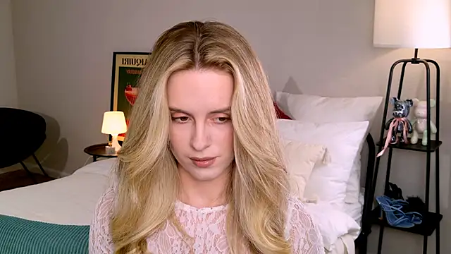 RozzitaBedberry online show from October 6, 2025, 1:30 pm