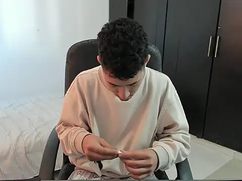 Snapshot of Chandler_ken chatting on September 9, 2025, 12:05 pm Chandler ken online show from September 9, 2025, 12:05 pm