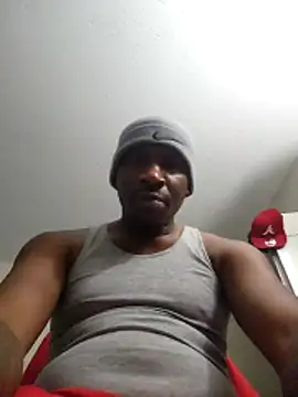Snapshot of 007Giovani chatting on May 5, 2026, 6:05 pm 007Giovani online show from May 5, 2026, 6:05 pm
