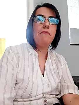 Snapshot of IsisBlake chatting on February 21, 2025, 9:11 pm IsisBlake online show from February 21, 2025, 9:11 pm