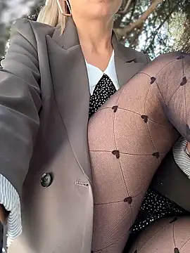 Crazy-Rosa online show from September 15, 2025, 6:35 am