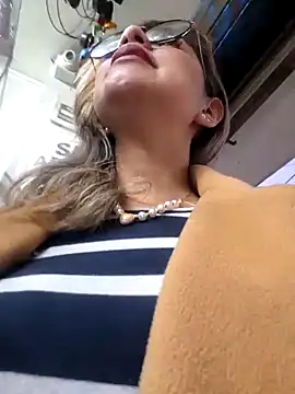 Snapshot of Cata_Office-12 chatting on January 3, 2025, 11:12 pm Cata Office-12 online show from January 3, 2025, 11:12 pm