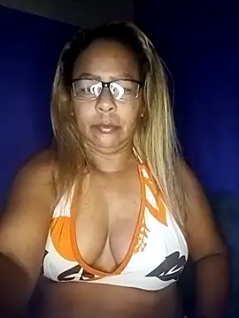 Snapshot of Afroditabichota chatting on October 19, 2025, 10:49 am Afroditabichota online show from October 19, 2025, 10:49 am