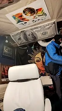 Snapshot of Gillygilly76 chatting on February 25, 2025, 3:09 am Gillygilly76 online show from February 25, 2025, 3:09 am