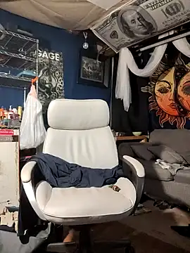 Snapshot of Gillygilly76 chatting on March 19, 2025, 8:11 pm Gillygilly76 online show from March 19, 2025, 8:11 pm