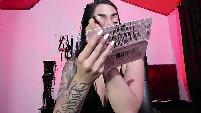 Snapshot of MistressVenena chatting on September 18, 2025, 9:17 pm MistressVenena online show from September 18, 2025, 9:17 pm