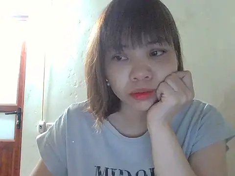 Angela-Eira online show from October 28, 2025, 9:17 pm