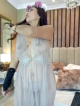 MonicaMoret online show from January 15, 2025, 3:07 pm